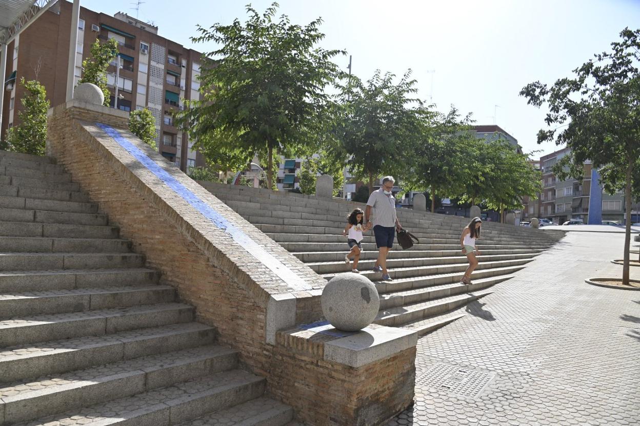 Escaleras de acceso a la plaza de San Marta, en el barrio de Santa Marina. 