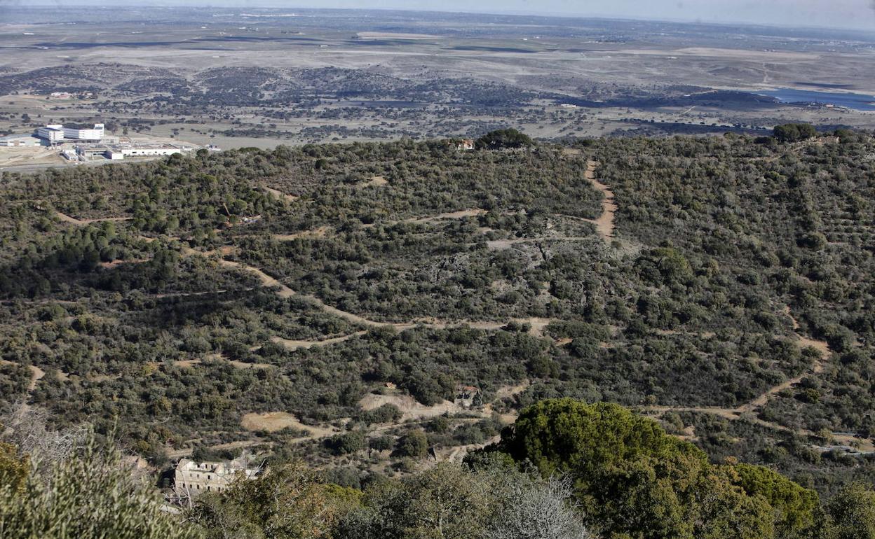 Vista áerea del valle de Valdeflores en Cáceres, sobre el que ha solicitados diversos permisos de investigación minera. 