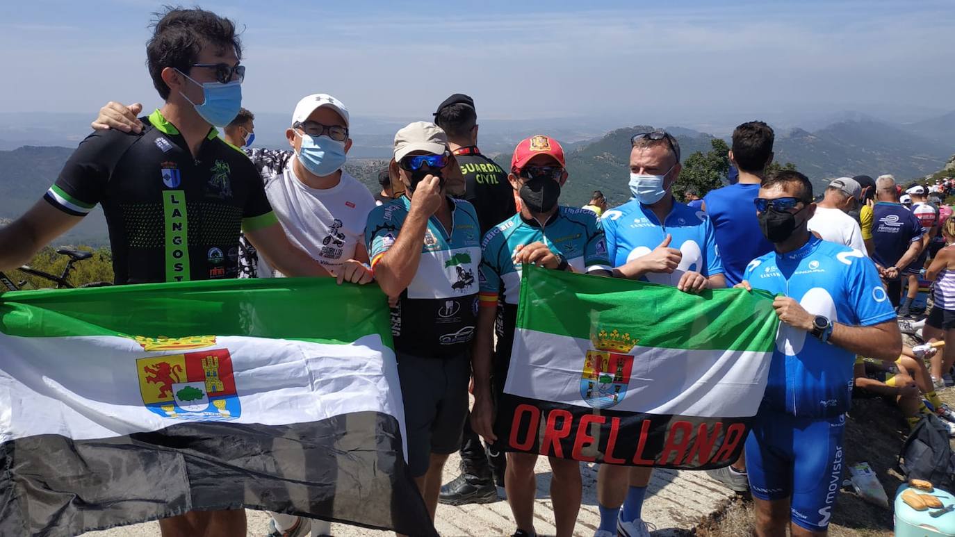 Los aficionados al ciclismo aunaron deporte, jolgorio y civismo en la ascensión al Pico Villuercas. 