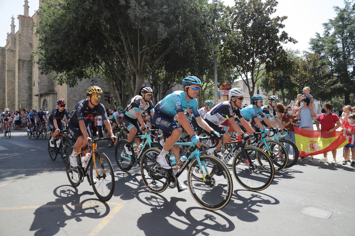 Los aficionados al ciclismo aunaron deporte, jolgorio y civismo en la ascensión al Pico Villuercas. 