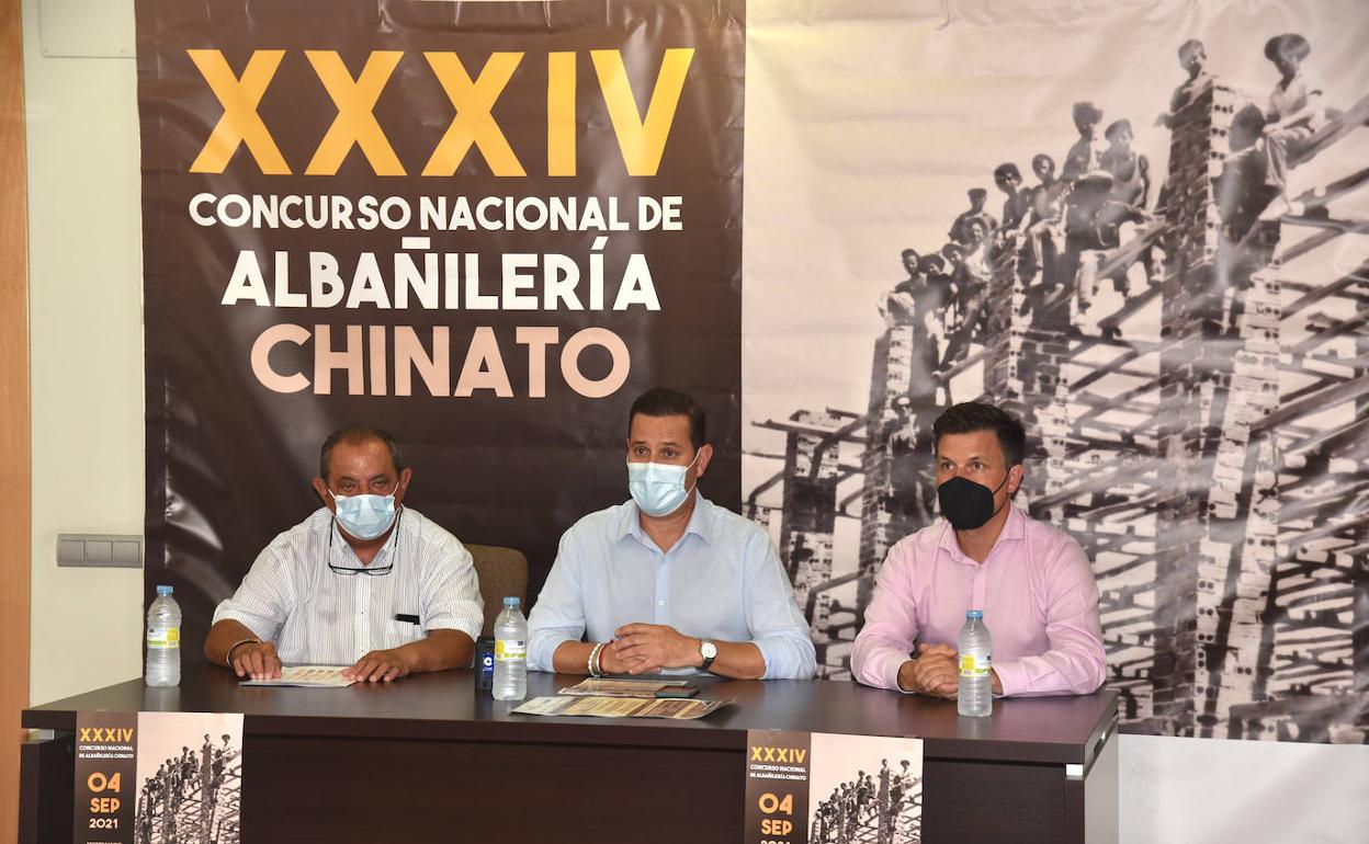 De izquierda a derecha, Manzano, Barrado y García Nicolás. 