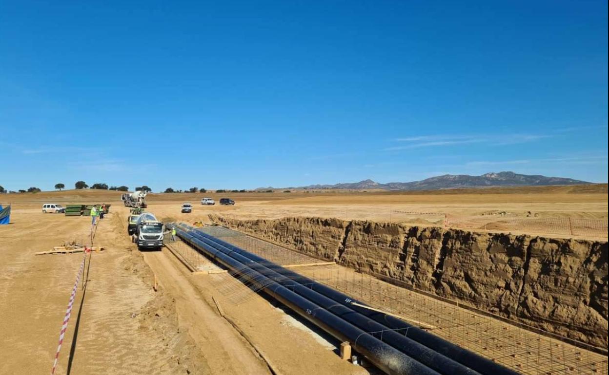 Las pbras de regadío en la localidad de Monterrubio.