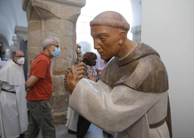 Imagen secundaria 1 - El cortometraje Simbiosis acuce al Festival de San Sebastián, inauguración del 'En la mesa con Santo Domingo' y exposición de aniversario de la sala El Brocense. 