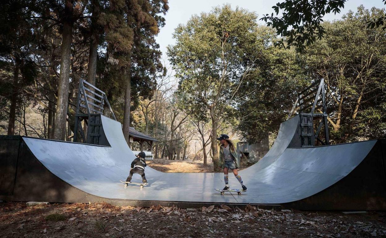 En primer término, un 'half pipe' pequeño, similar al que se instalará en el pabellón Las Palmeras. 