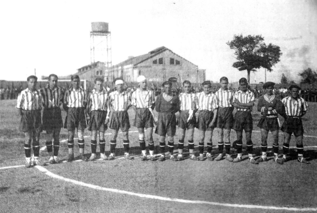 Equipo local de Cáceres en los años 30. 