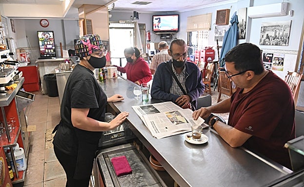 Desayuno este jueves en el bar La Plazuela, en Badajoz.