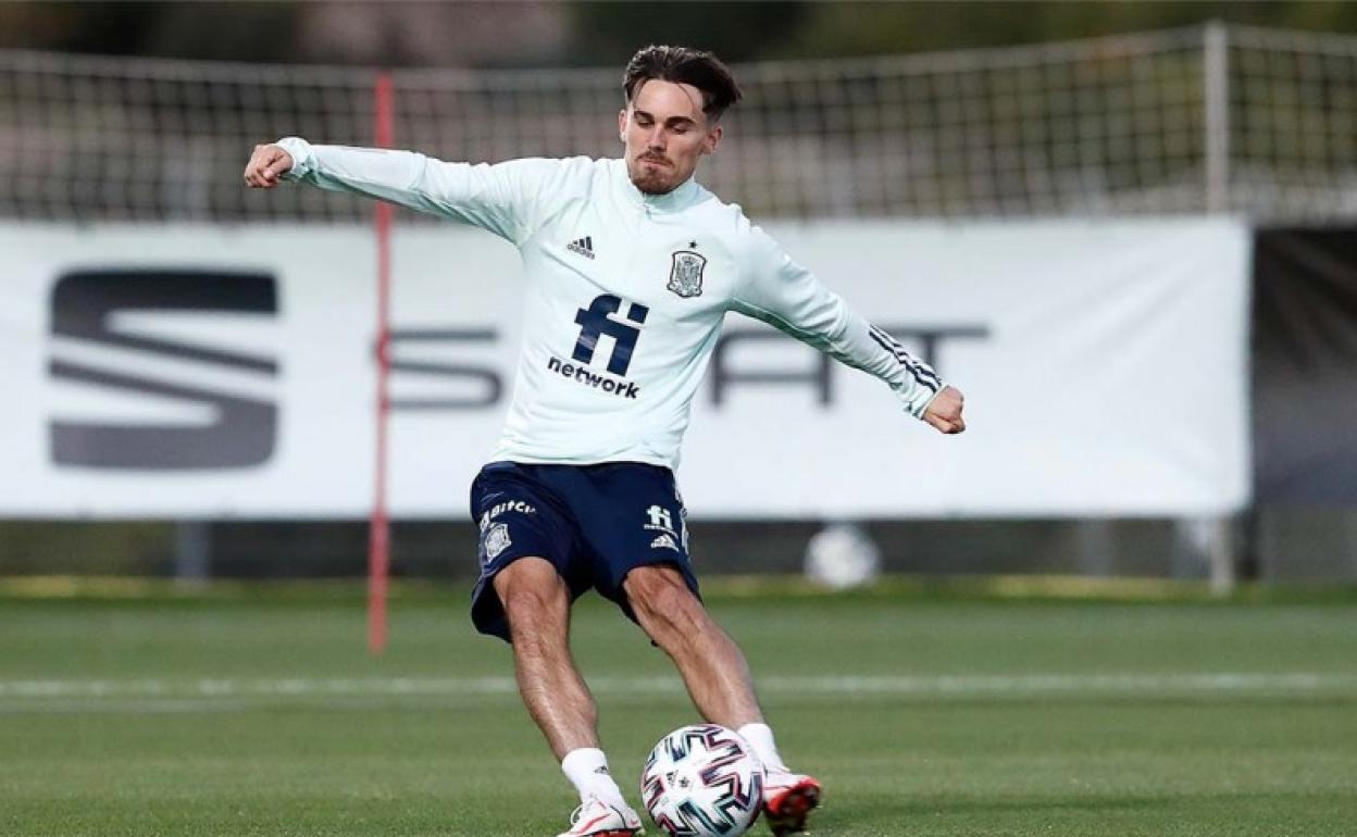 Rodri Sánchez durante un entrenamiento con la selección española SUB-21. 
