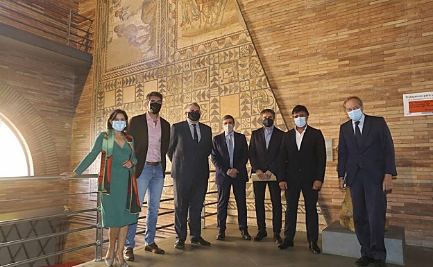 Asistentes al encuentro profesional esta mañana en Mérida del proyecto de destinto turístico inteligente. 