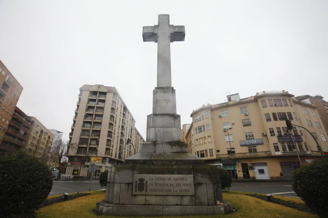 La Cruz de los Caídos la realizó en 1938.