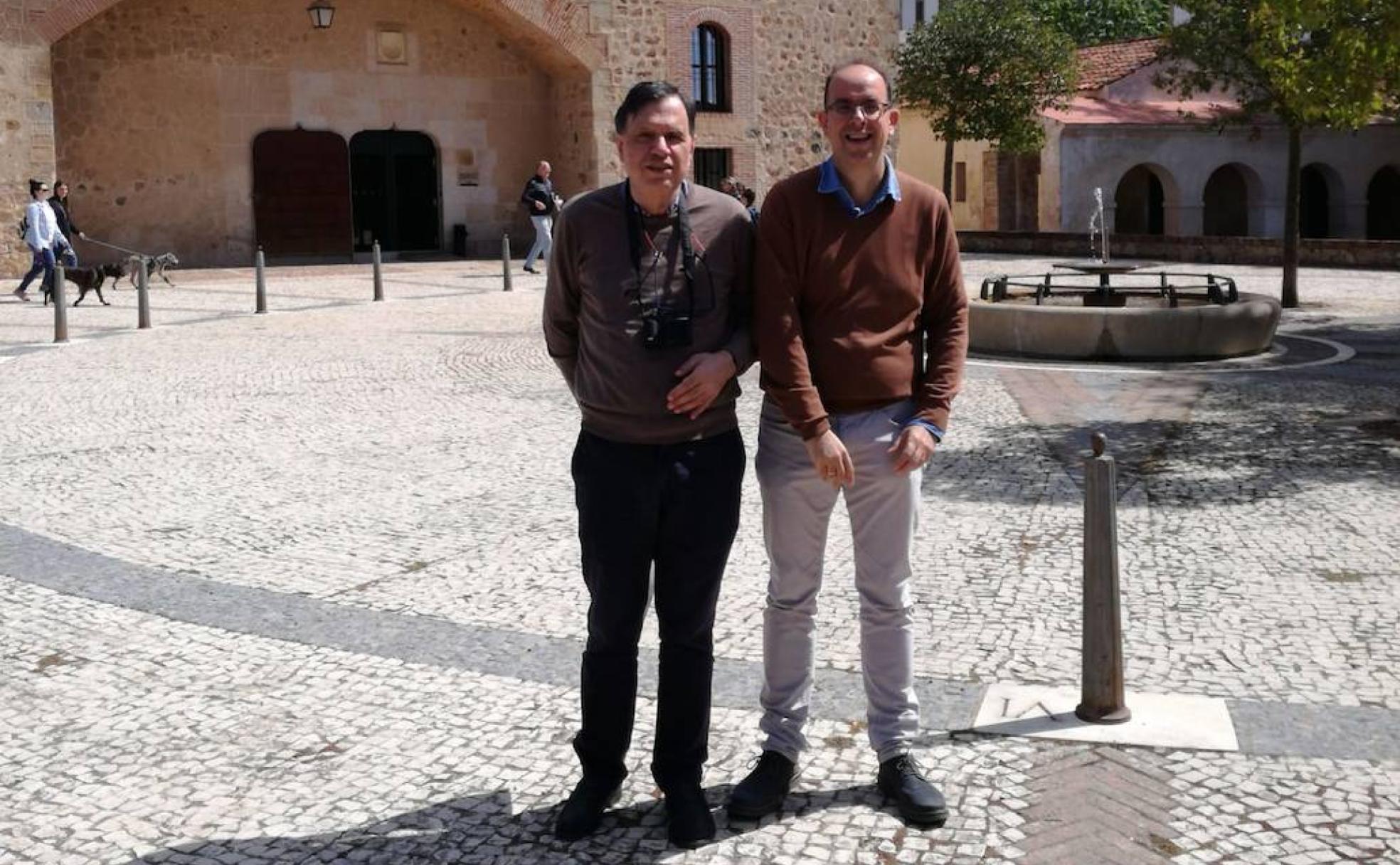 Giorgio Parisi y Juan Jesús Ruiz en la Alcazaba de Badajoz en 2019, cuando acudió a la región a recibir el doctorado Honoris Causa de la UEx. 