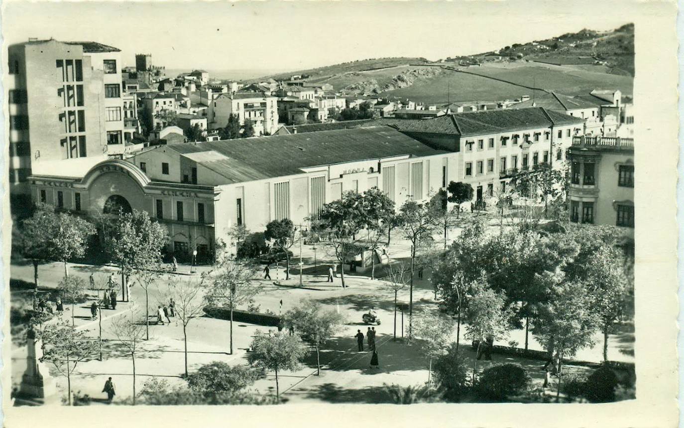 Imagen secundaria 2 - 'Casa de las tetas' de Logroño se tiró en 2008. La estación de la calle Gil Cordero se demolió en 1990. El Cine Norba se inauguró en 1934 y se derribó en 1967. 