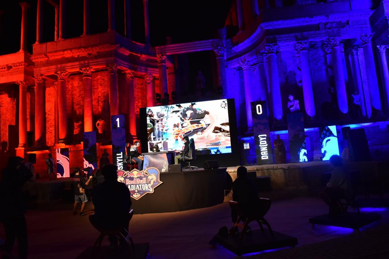 Primera partida del torneo de ayer en el Teatro Romano. 