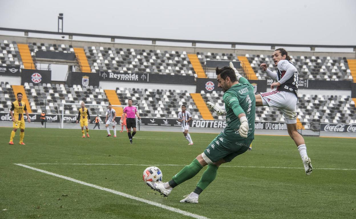 El último derbi entre el Badajoz y el Extremadura en el Nuevo Vivero se celebró sin público por las restricciones sanitarias. 