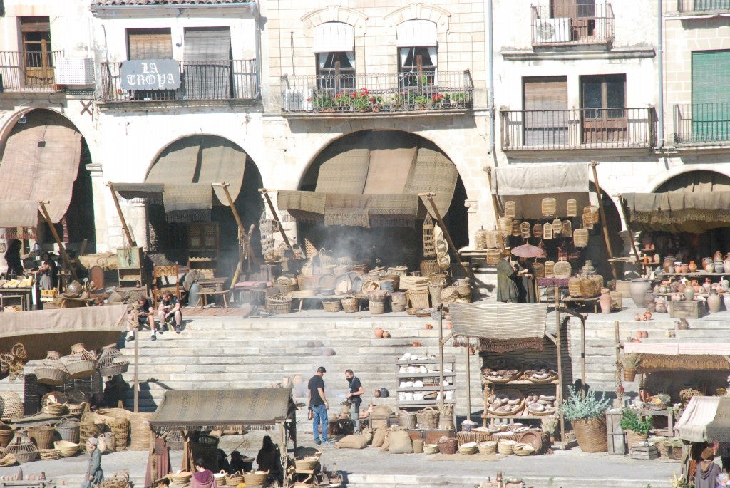 Fotos: &#039;La casa del dragón&#039; cierra la plaza Mayor de Trujillo