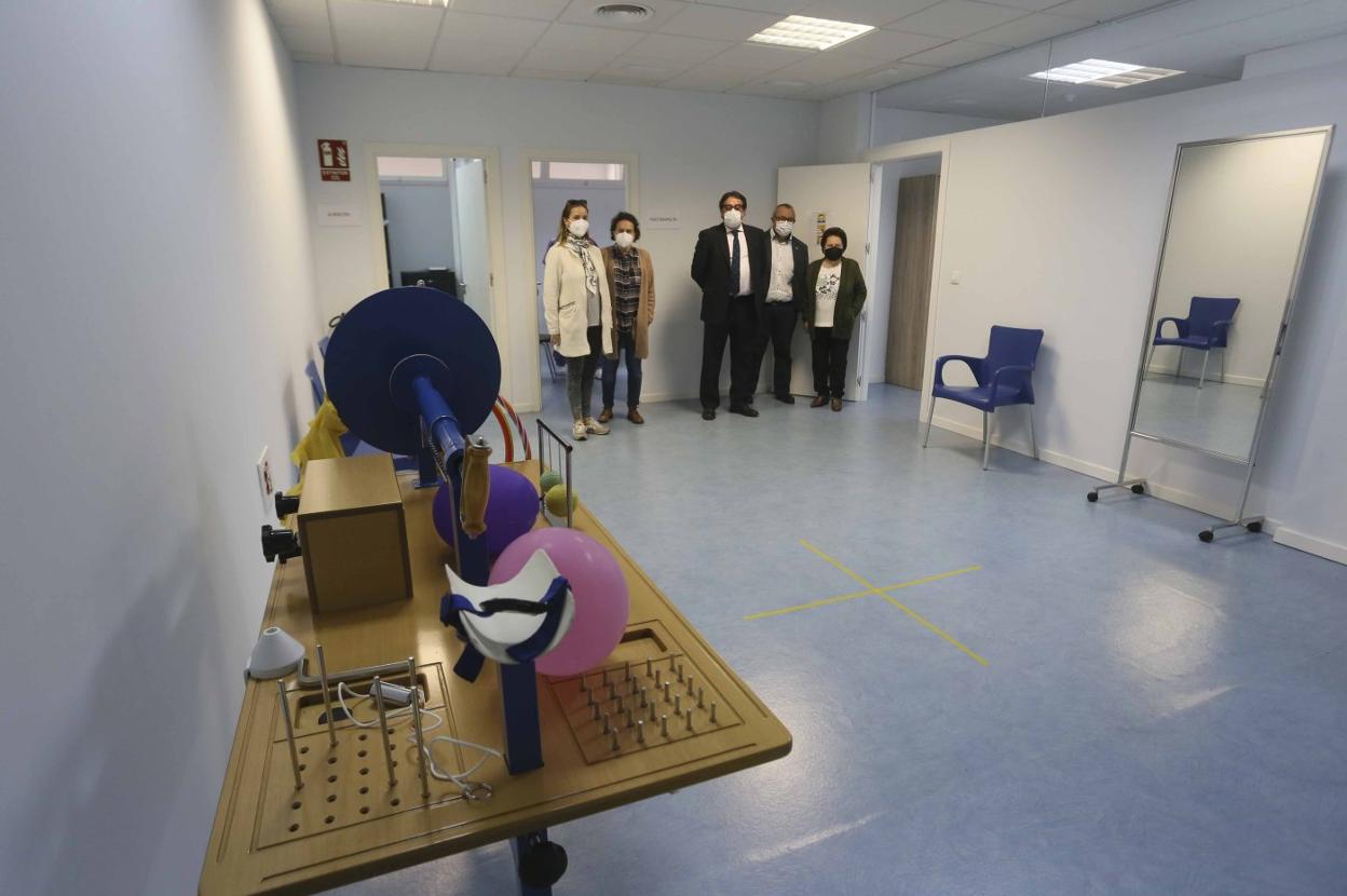 El consejero José María Vergeles en una de las salas del centro. 