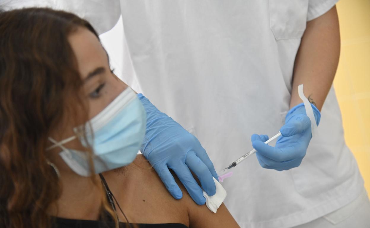 El perfil de los vacunados en la cita masiva en Badajoz fue en su mayoría menores de 30 años