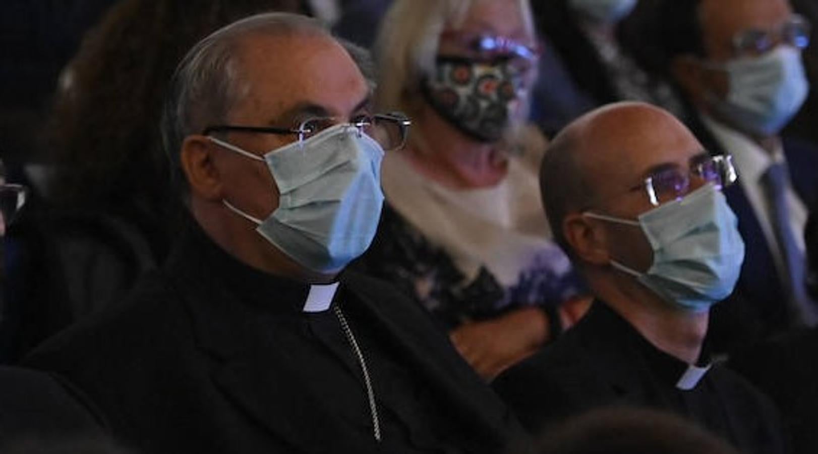 Monseñor Celso Morga y Carlos Torres. 