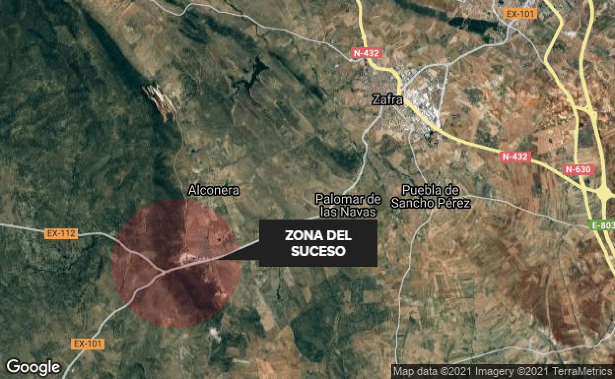 Un accidente entre un turismo y una máquina de obras en Zafra deja un herido 'menos grave' y otro leve