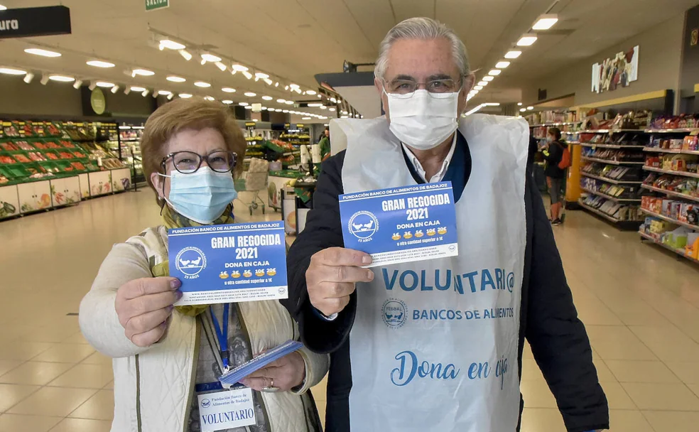 Recogida del Banco de Alimento ayer en el Mercadona de Ronda Norte. 