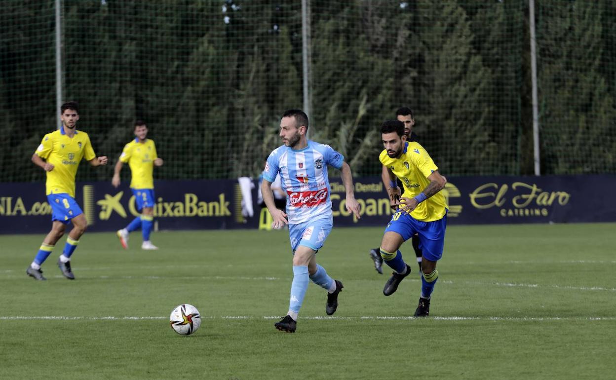 El COria se lleva un valioso triunfo ante el filial del Cádiz.
