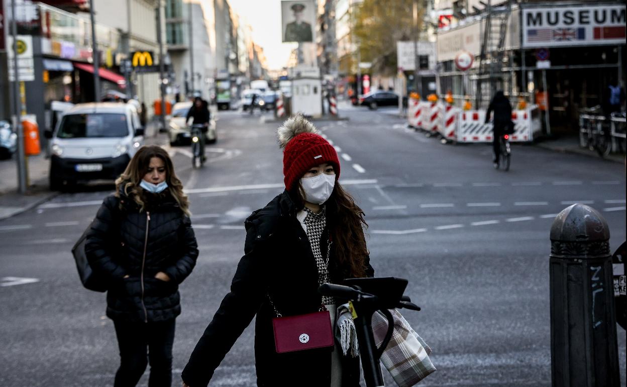 Personas en el centro de Berlín.