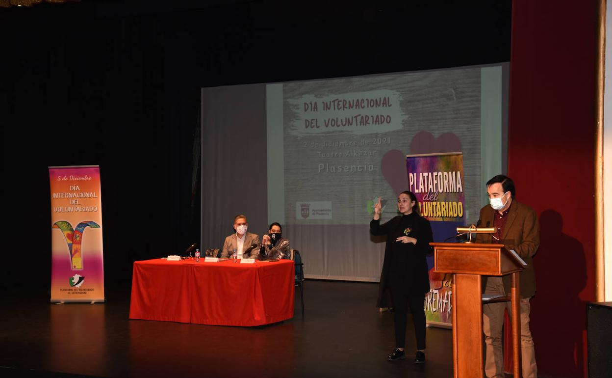 Jesús Gumiel, presidente de la plataforma, durante su intervención en el acto. 