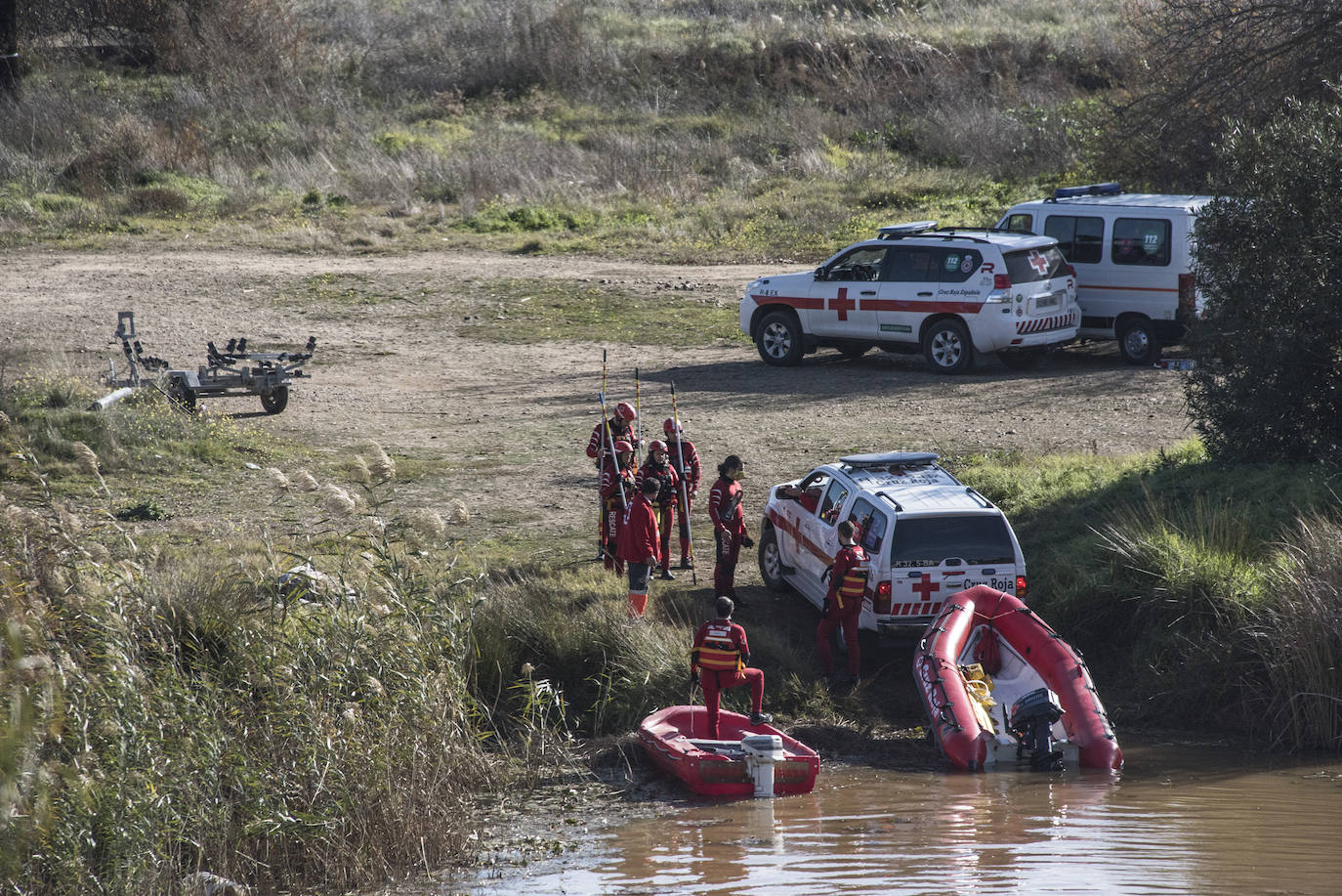 Fotos: La búsqueda de Pablo Sierra se amplía a todo el tramo urbano del Guadiana a su paso por Badajoz