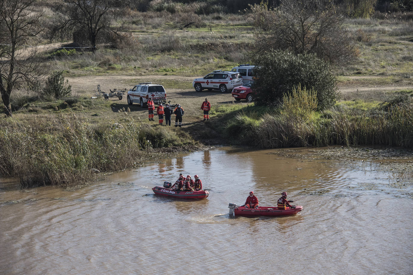 Fotos: La búsqueda de Pablo Sierra se amplía a todo el tramo urbano del Guadiana a su paso por Badajoz