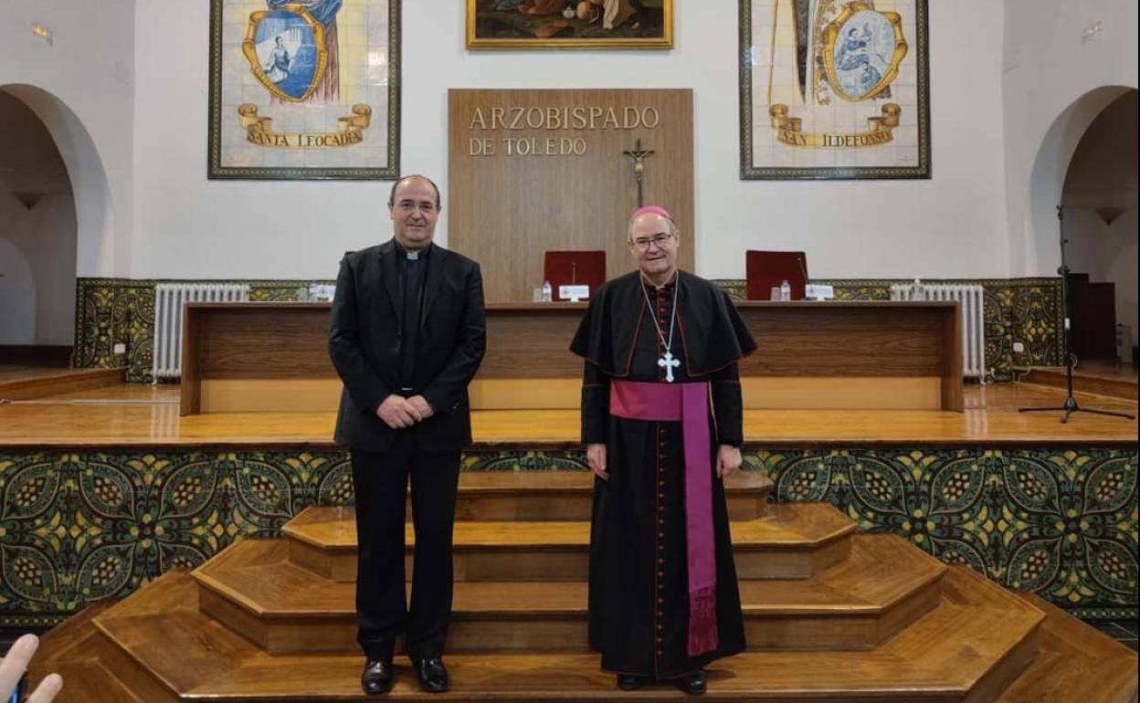 Jesús Pulido (izquierda), esta mañana en Toledo junto a su predecesor, Francisco Cerro. / 