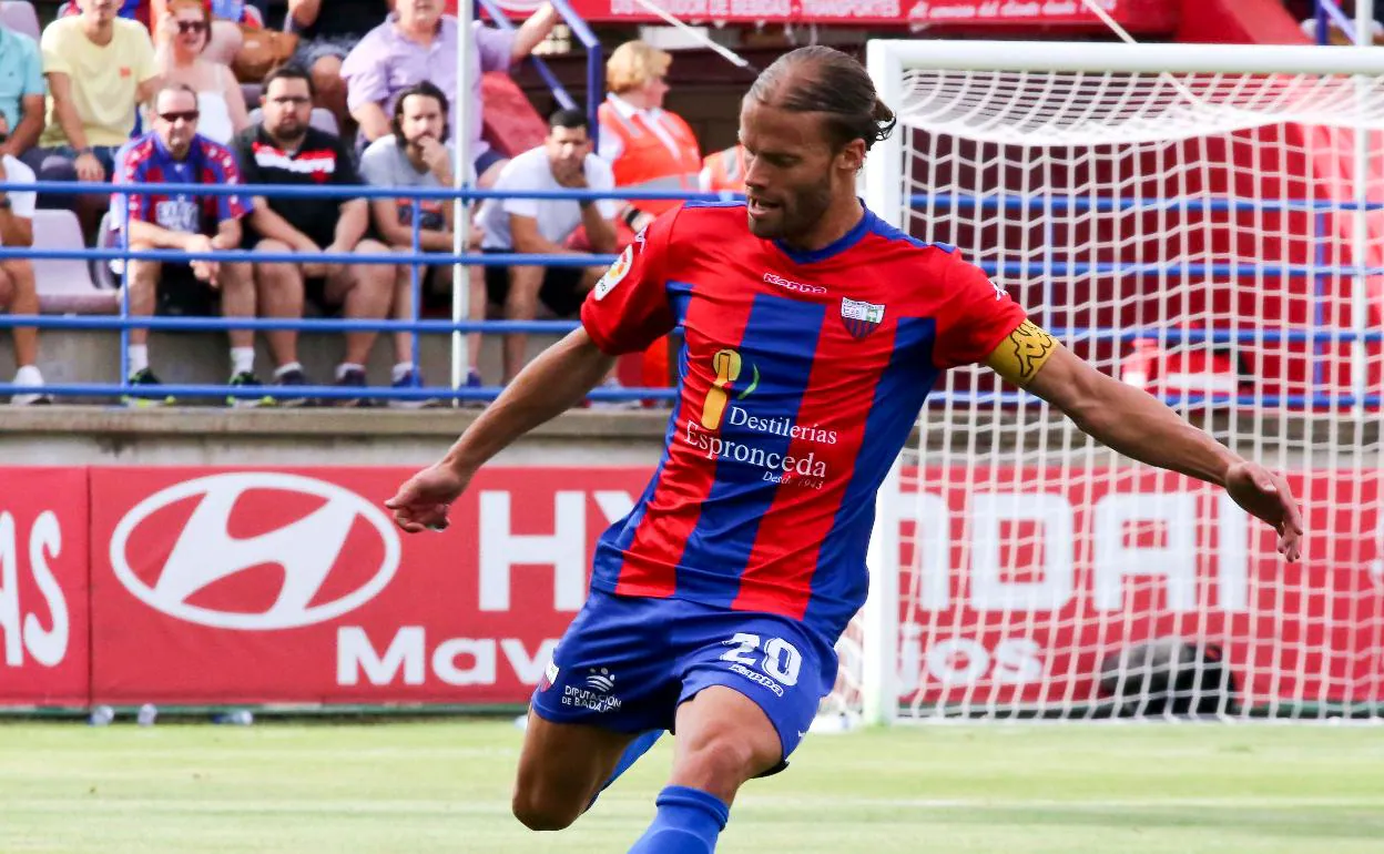 Huelva's Aitor García, the highlight of FC Juárez