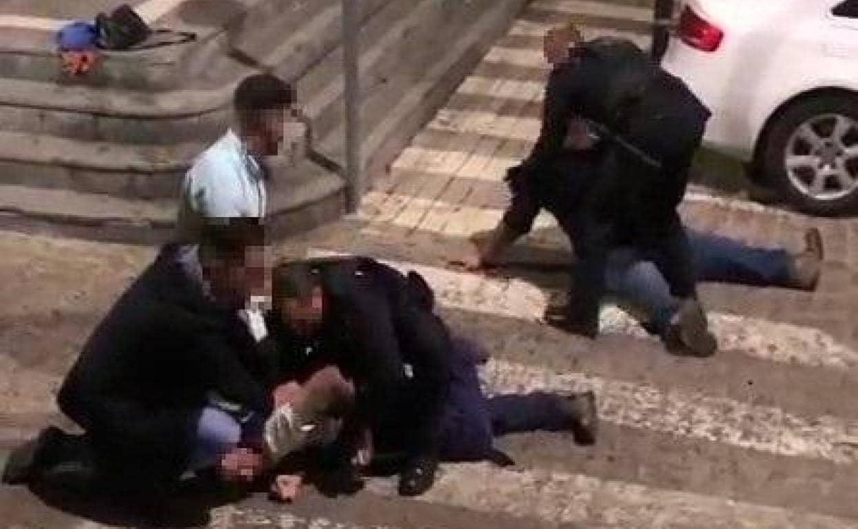 Sucesos en Extremadura: Detenido tras pegar un puñetazo a un policía local de Fregenal de la Sierra