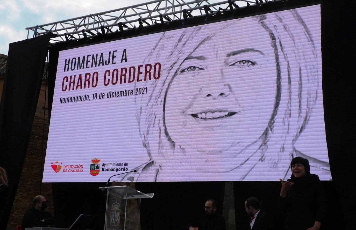 Fotos: Emotivo homenaje a Charo Cordero en Romangordo