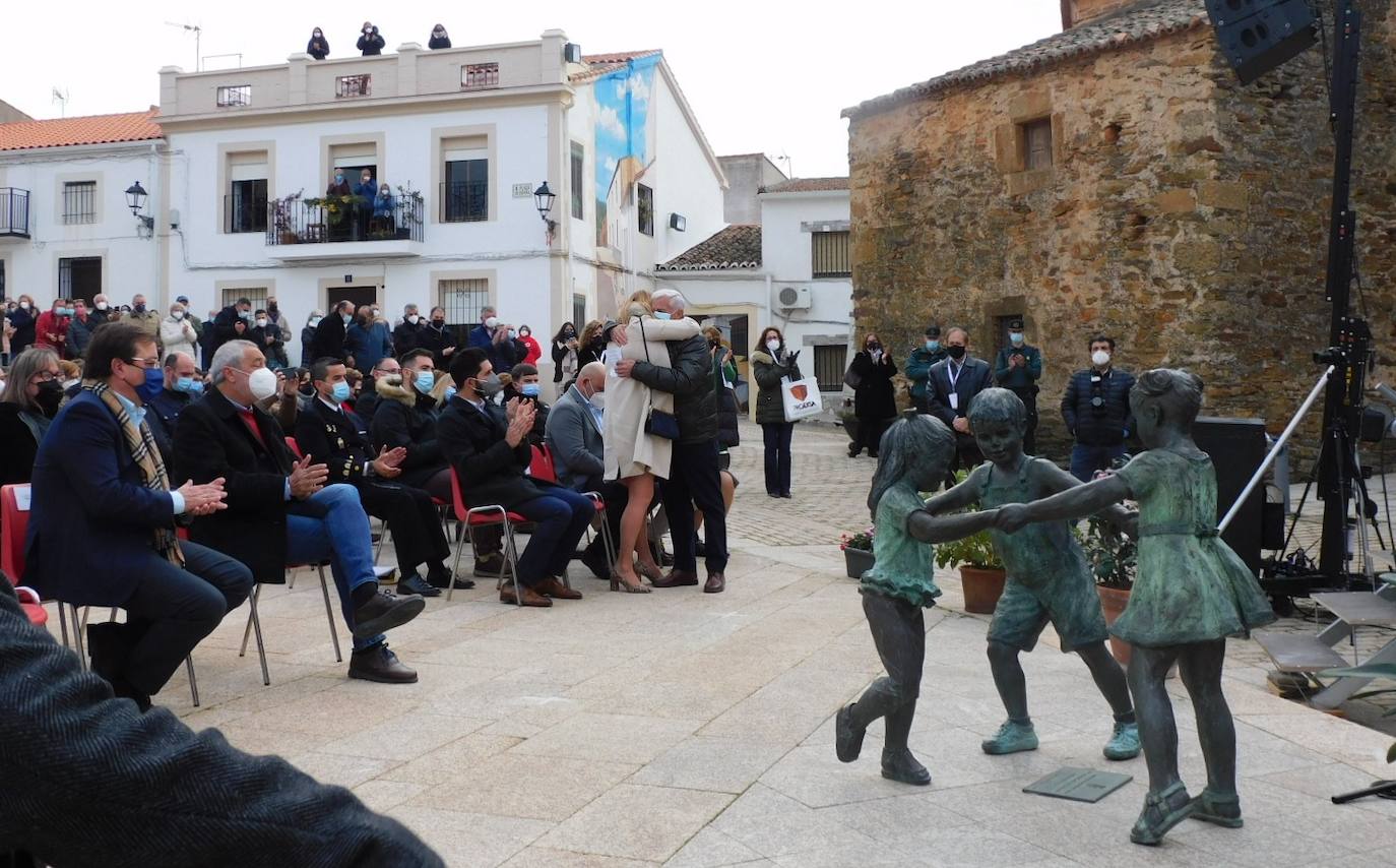 Fotos: Emotivo homenaje a Charo Cordero en Romangordo