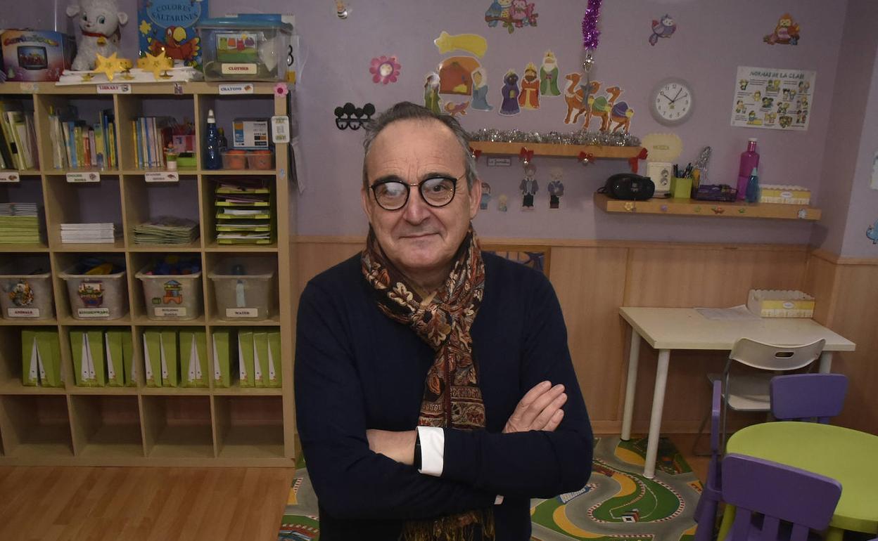 Carlos Pajuelo, en una guardería de la ciudad de Badajoz. 