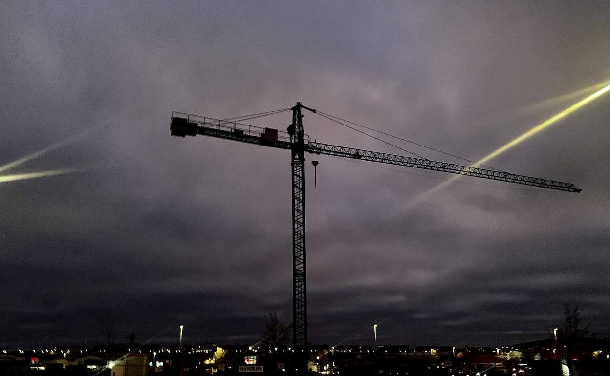Construcción en Vistahermosa, la barriada donde el Ayuntamiento tiene sus parcelas. 