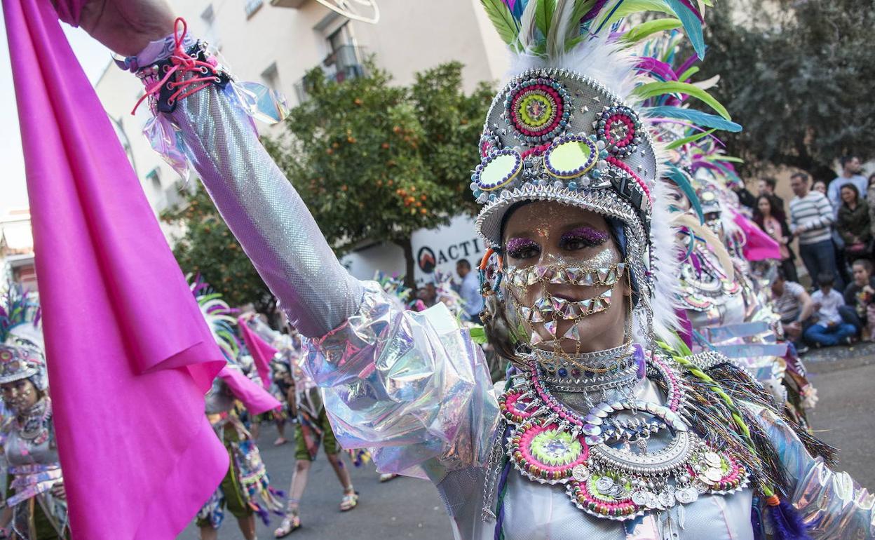 La comparsa Wailuku durante el desfile de comparsas de 2020. 