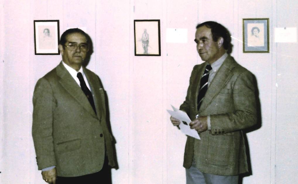 Massa con el escritor Valeriano Gutiérrez Macías, amigo de Solís Ávila, en una exposición dedicada a su tío