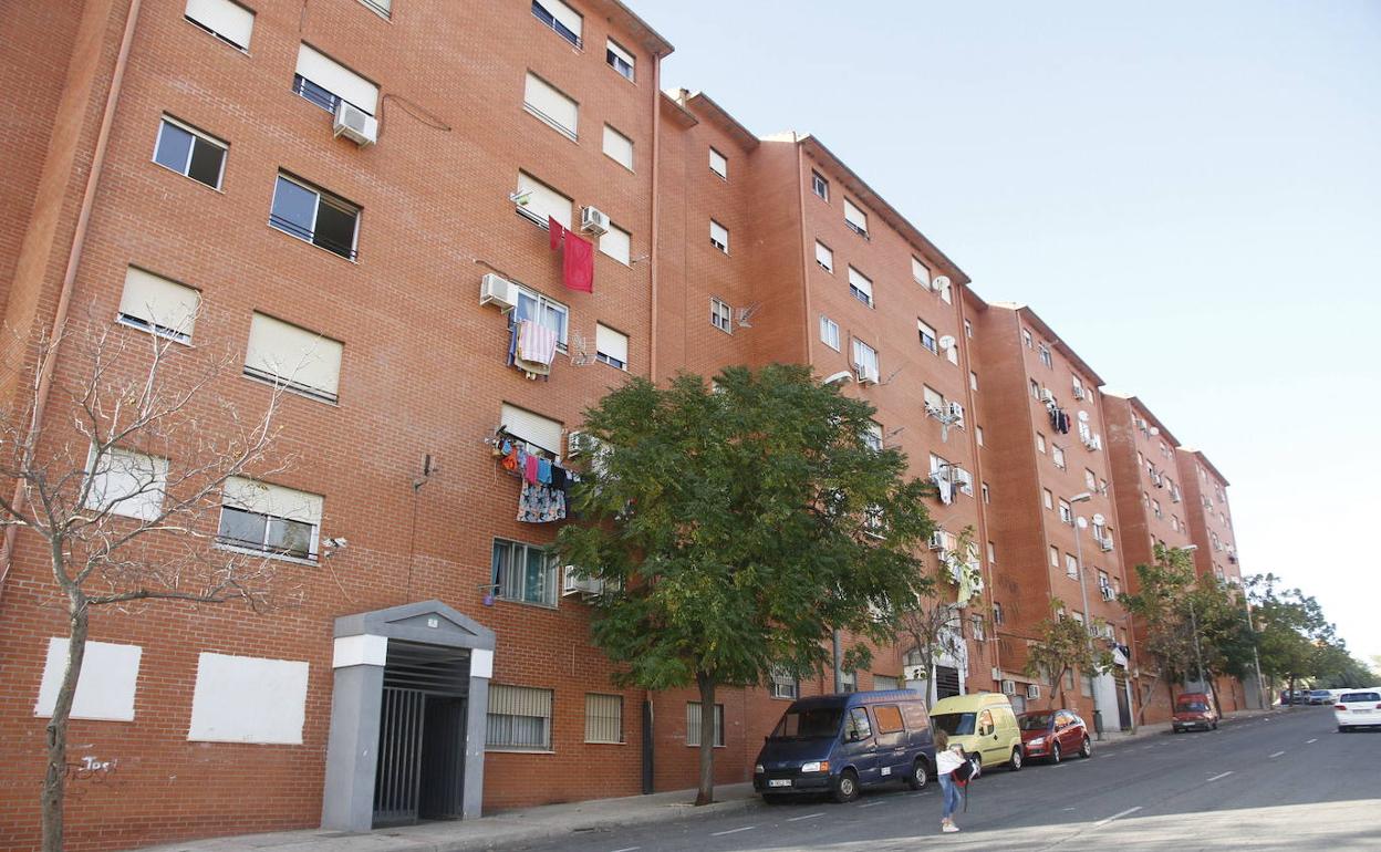 Bloques de viviendas sociales de la Junta de Extremadura en Aldea Moret. 