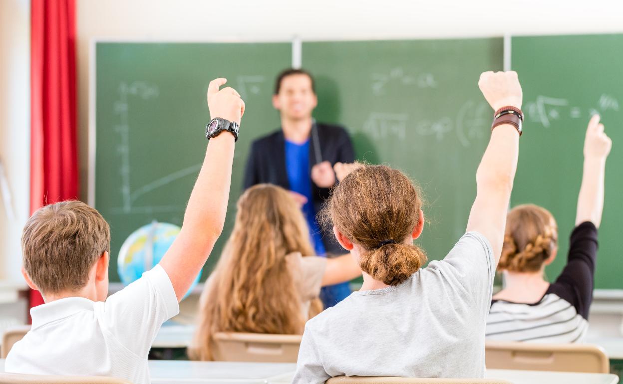 Alumnos en clase de instituto.