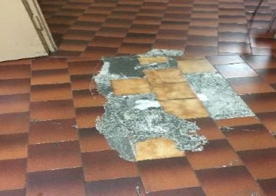 Imagen secundaria 1 - Imágenes del proyecto técnico, con una vista aérea del centro, una zona de pavimento dañada y viejas conducciones (derecha) que van a ser renovadas con esta inversión de más de seis millones.