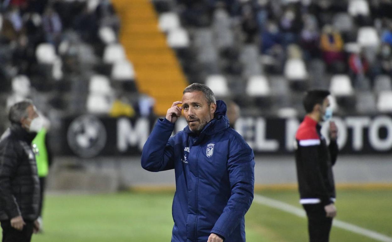 Óscar Cano durante el partido del Badajoz ante el Sanse. 