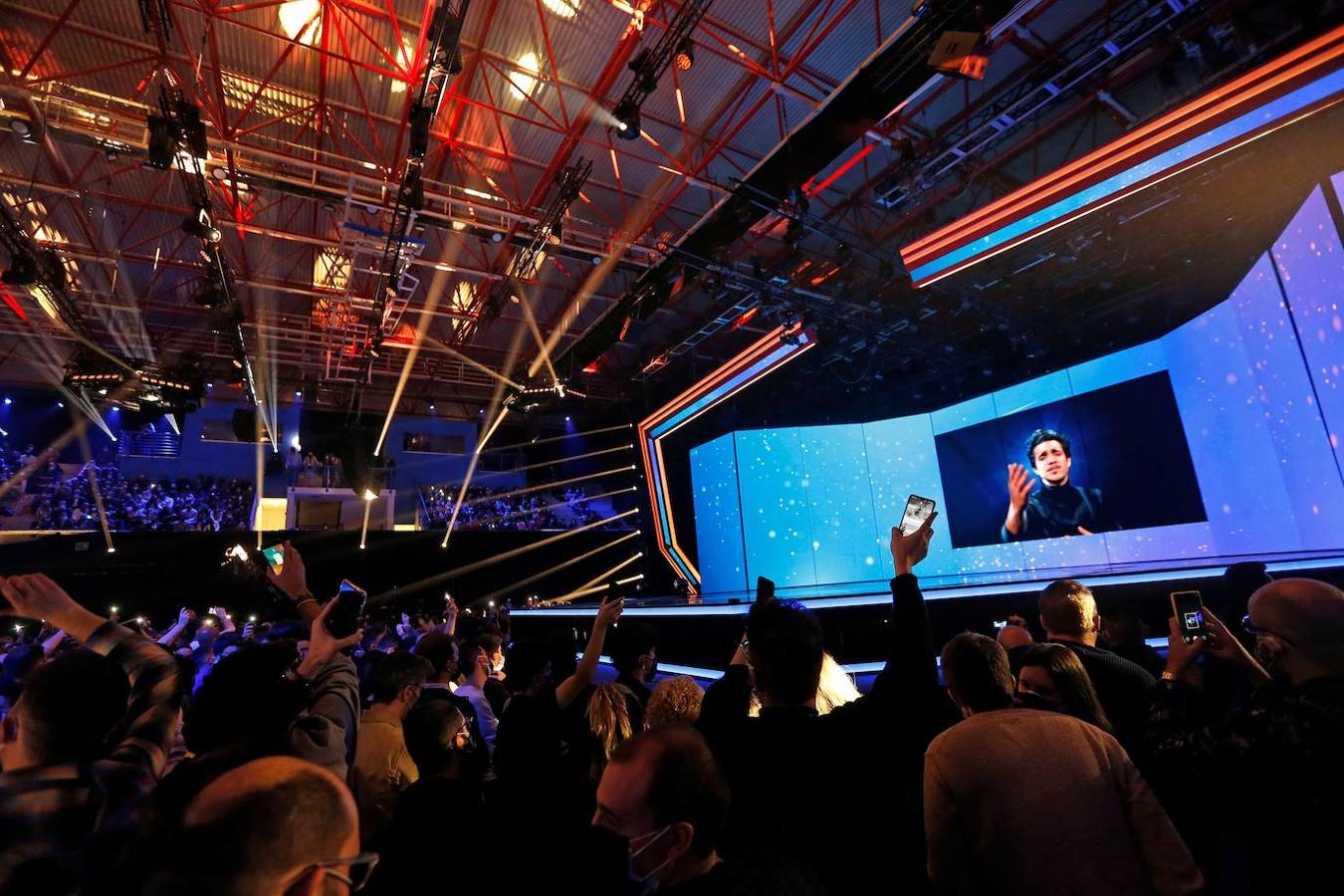 El cantante Gonzalo Hermida no ha podido actuar en la final al encontrarse confinado por haber contraído la covid-19, pero se ha emitido el video de su canción