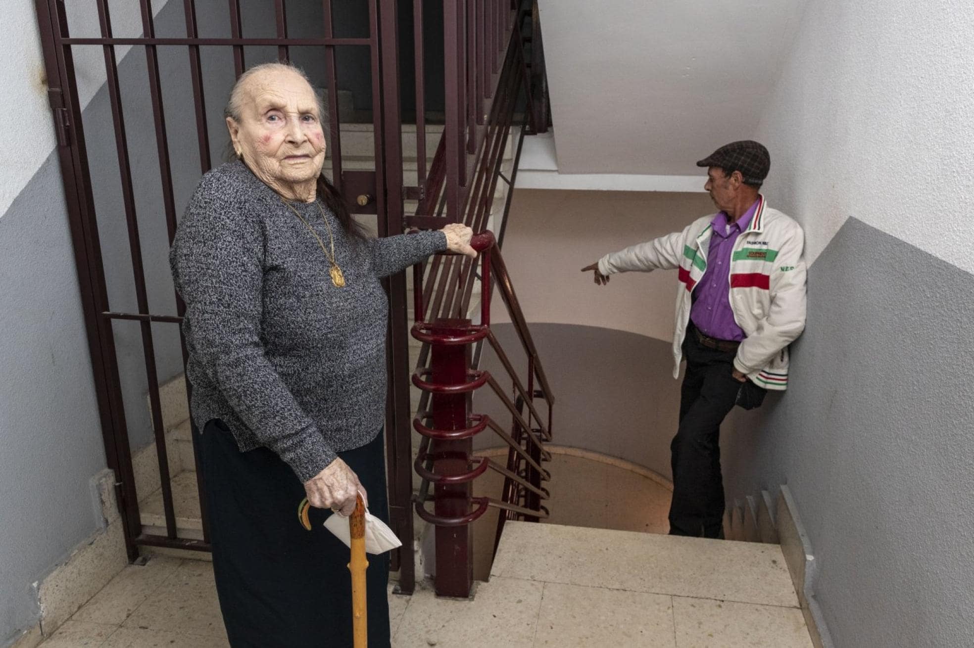 Encerrados en casa por culpa de las escaleras | Hoy