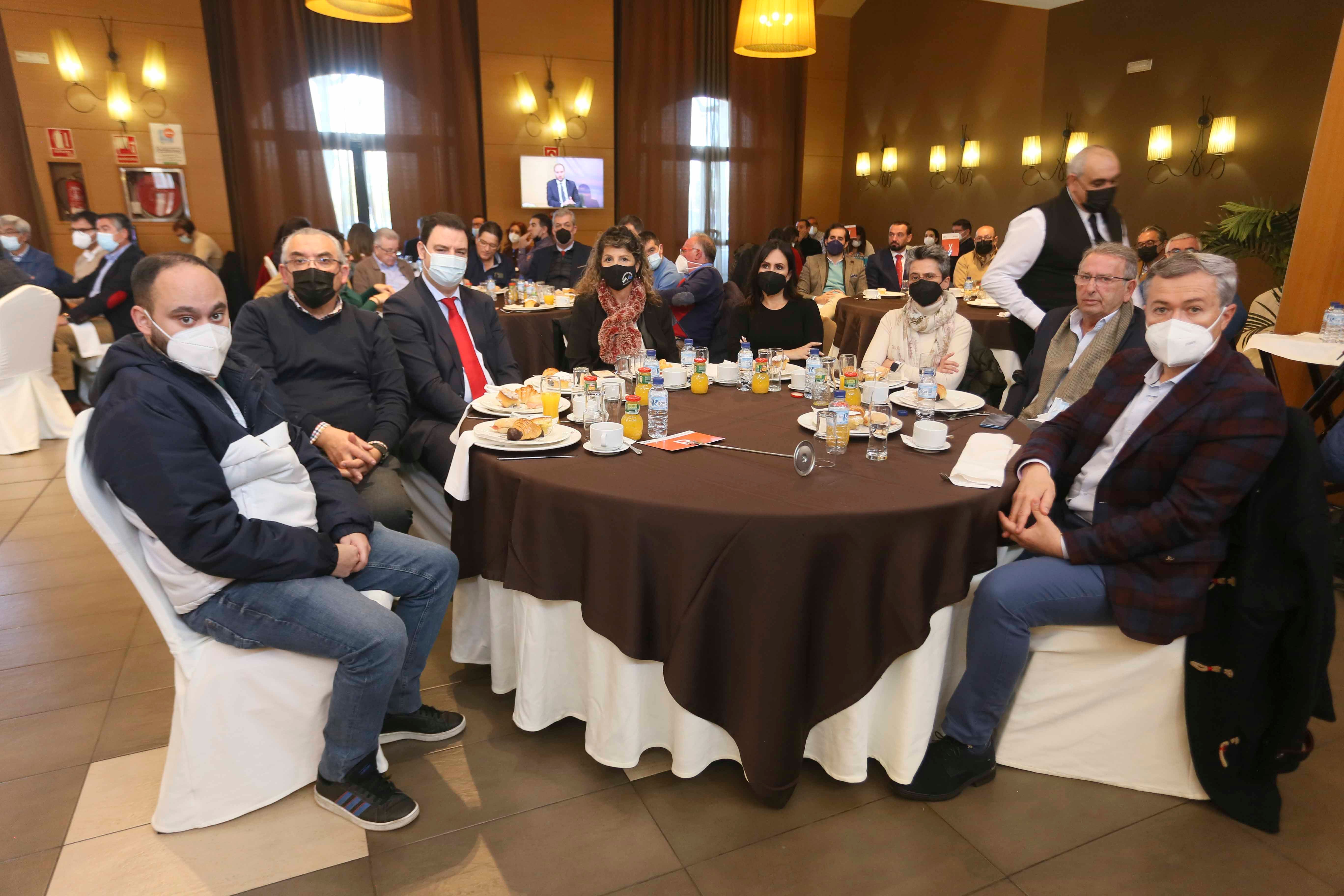 Antonio J. Gallego, Manuel Martín, Juan Carlos Cañada, Valentina Fuerte, Eva Burgueño, María Barragán, Juan A.Merino y Manuel Gómez. 