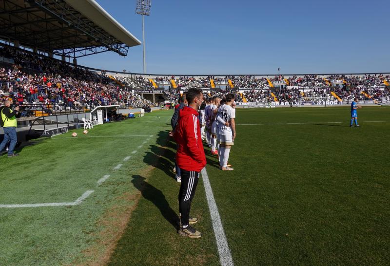 Fotos: El pundonor y la grada no son suficientes para el Badajoz