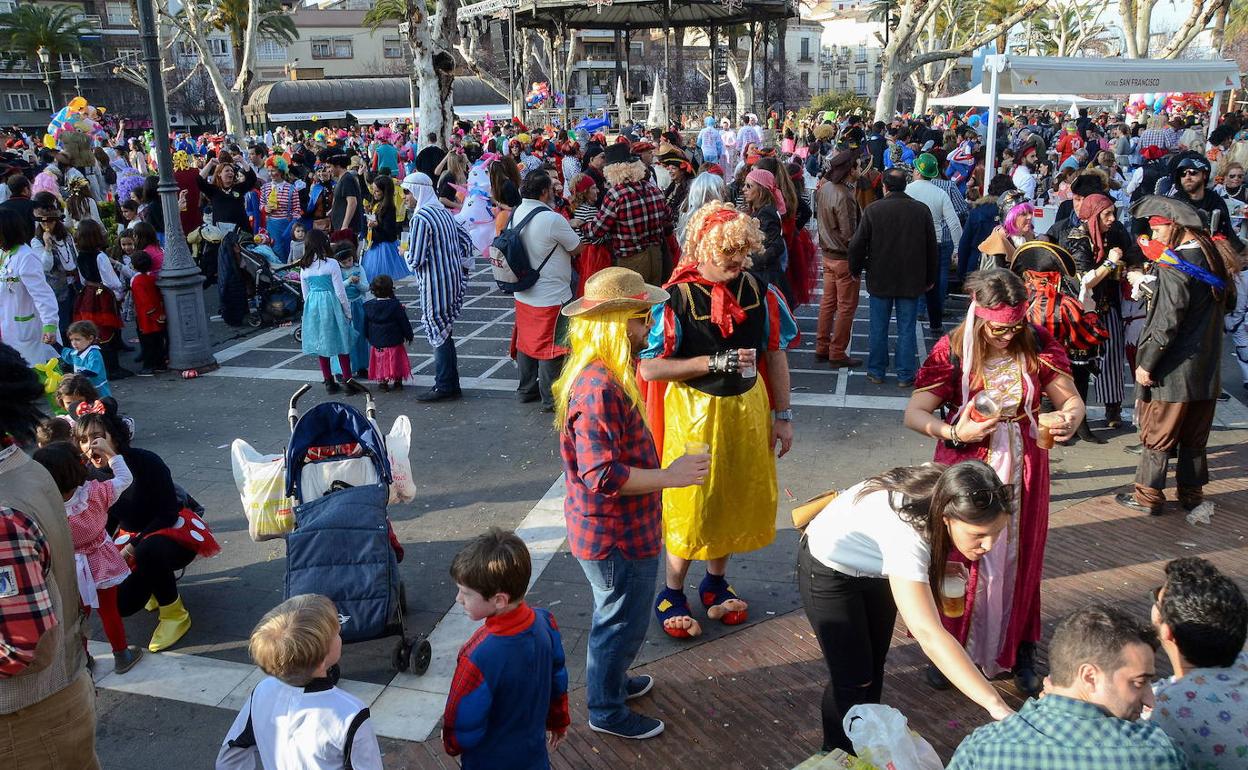 Imagen de archivo del ambiente festivo en San Francisco, un sábado de Carnaval. 