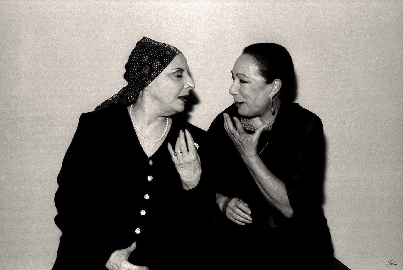 La bailarina Alicia Alonso y la bailaora de flamenco Cristina Hoyos. 