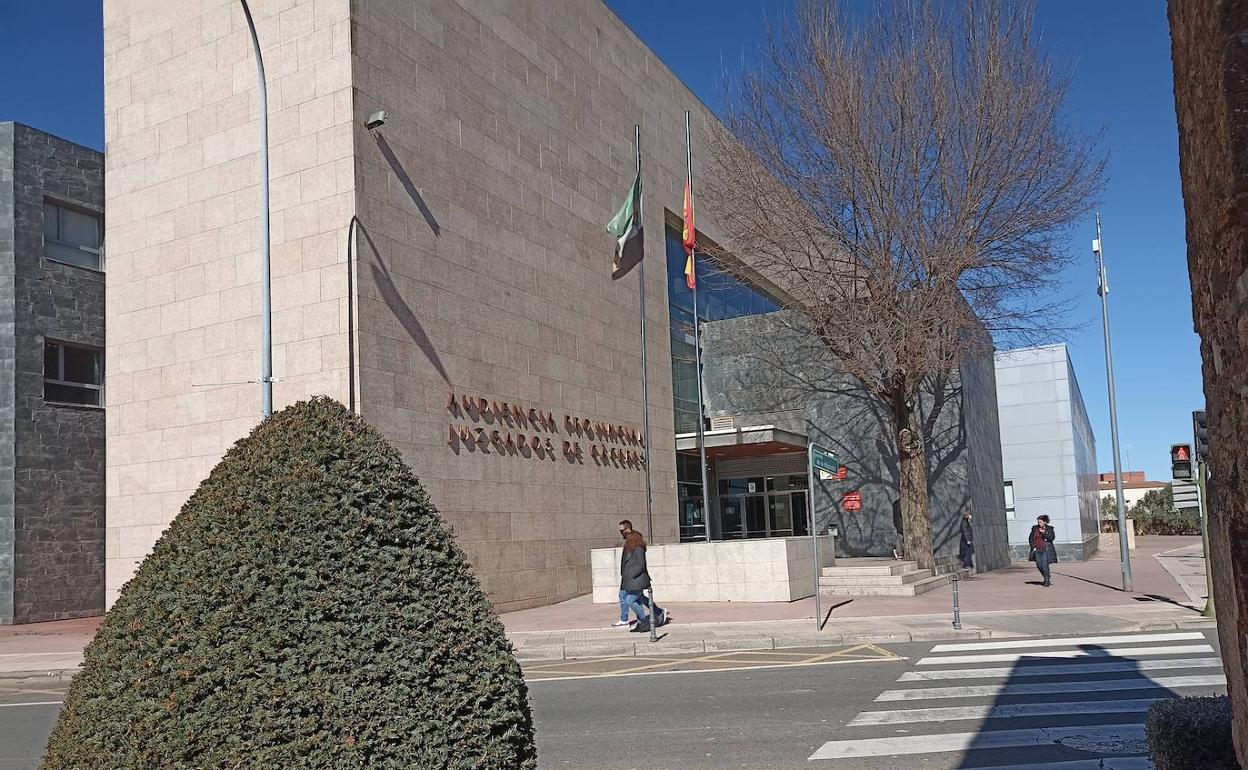 El juicio se ha celebrado en dos sesiones en la Audiencia Provincial de Cáceres. 