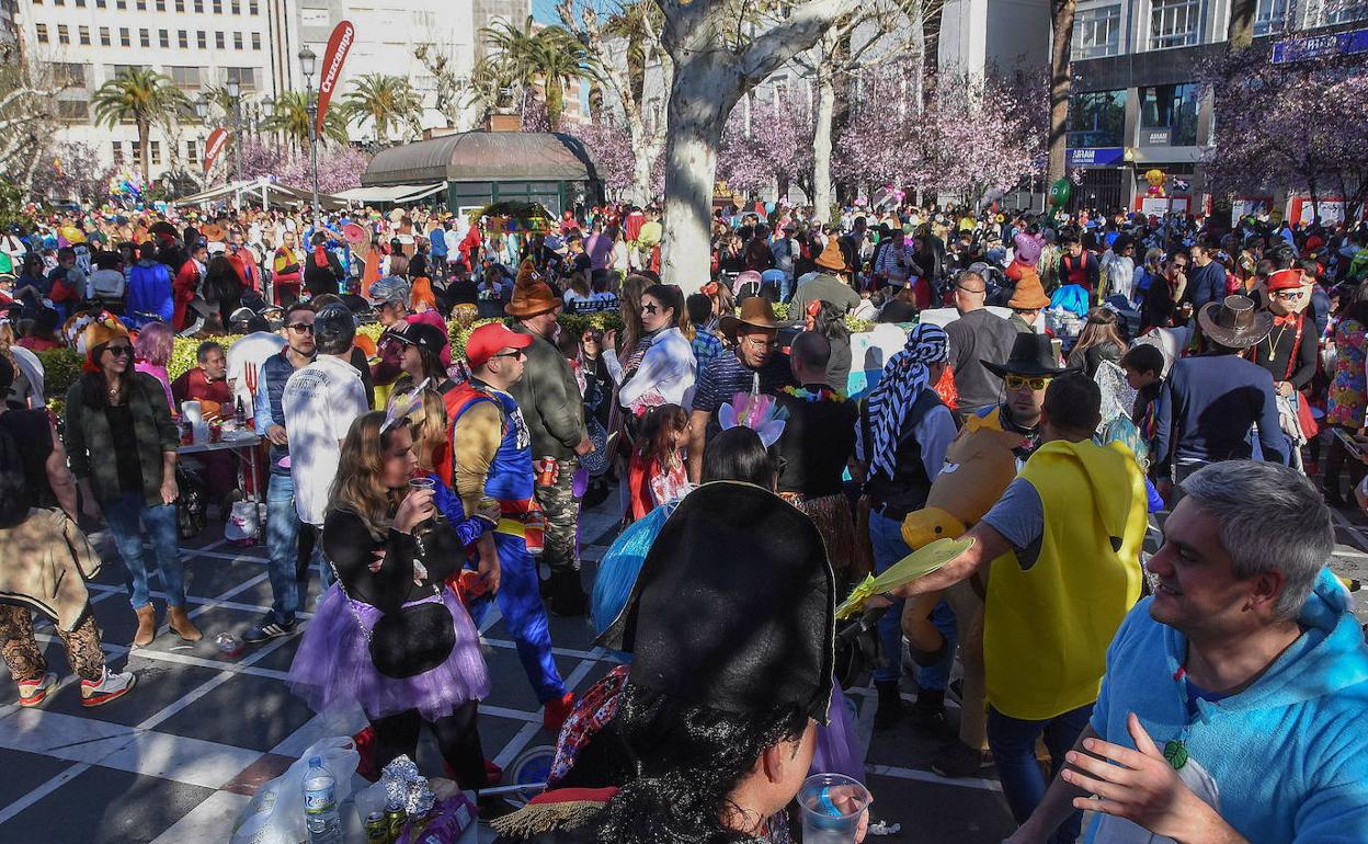 Imagen de archivo del Carnaval de día en el paseo de San Francisco. 