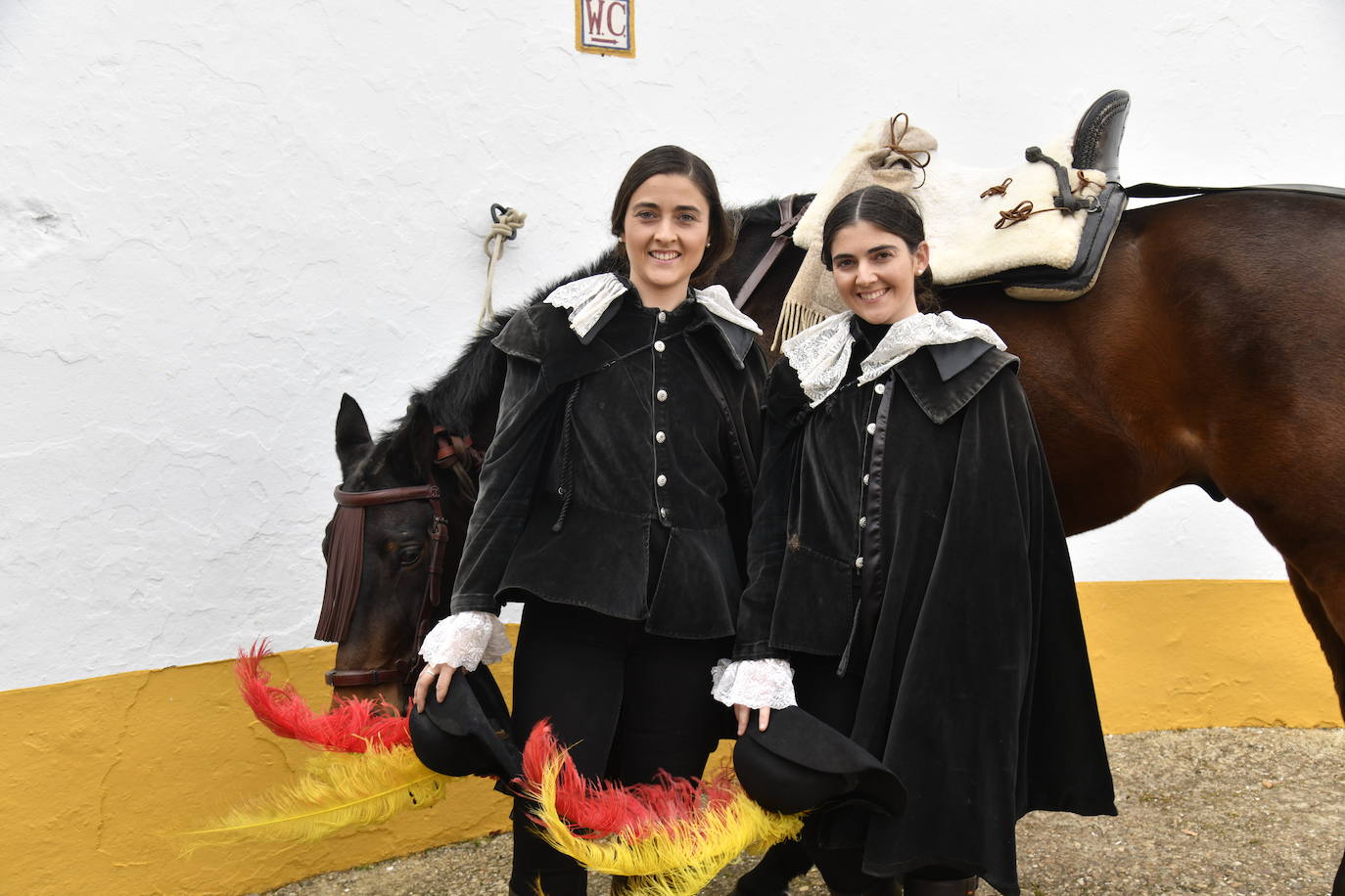 Fotos: Primer festejo de la Feria de Olivenza: Novillada con Carlos Domínguez, Manuel Perera y Eric Olivera